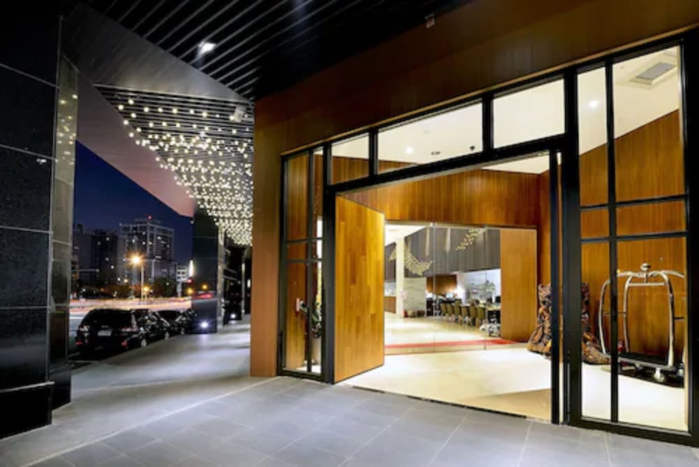 Aeris International Hotel 6/61