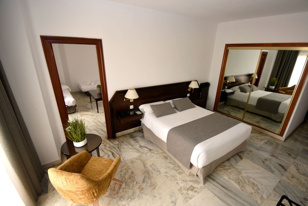 2 BEDROOMS, JUNIOR SUITE