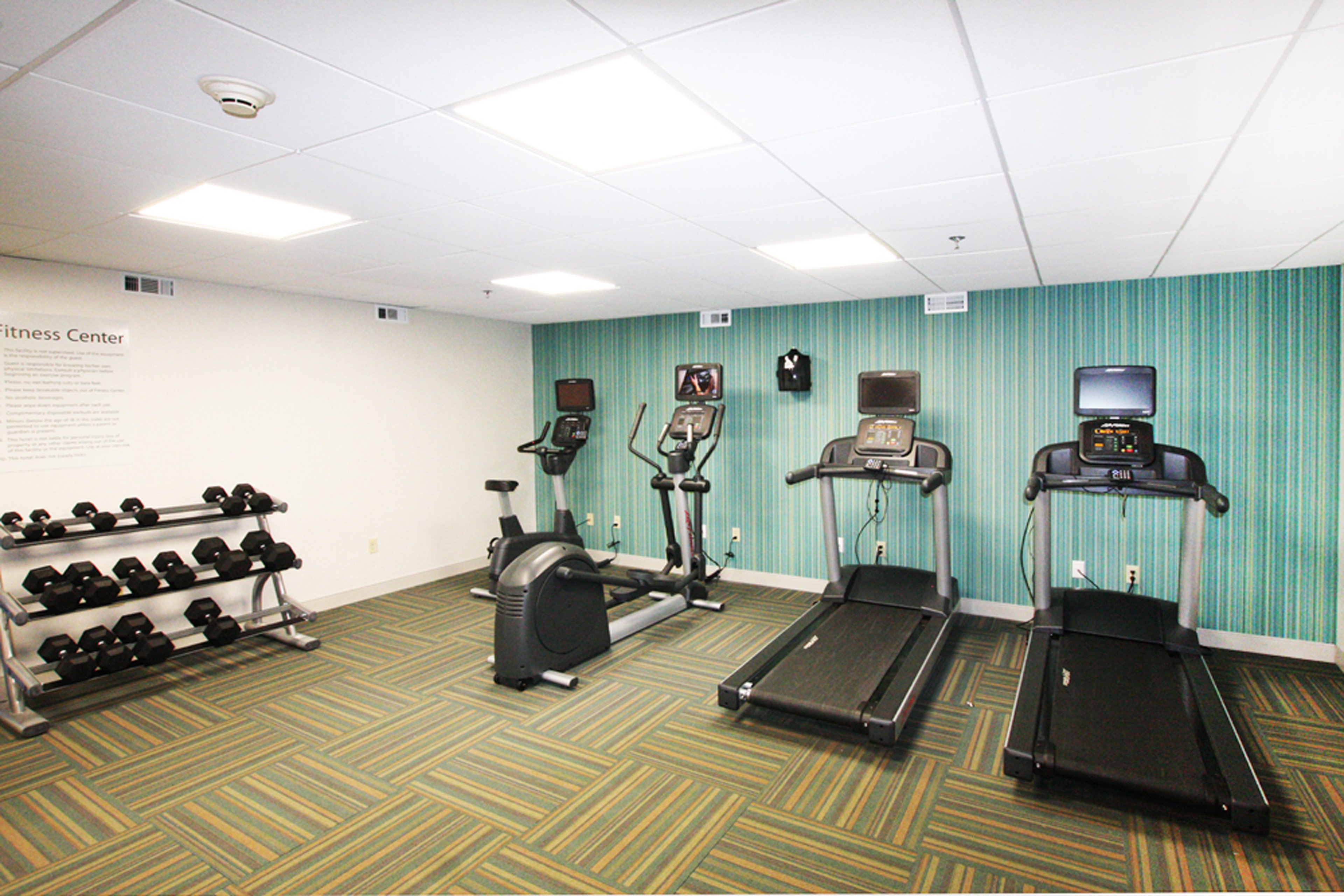 Holiday Inn Express Branford-New Haven 37/59