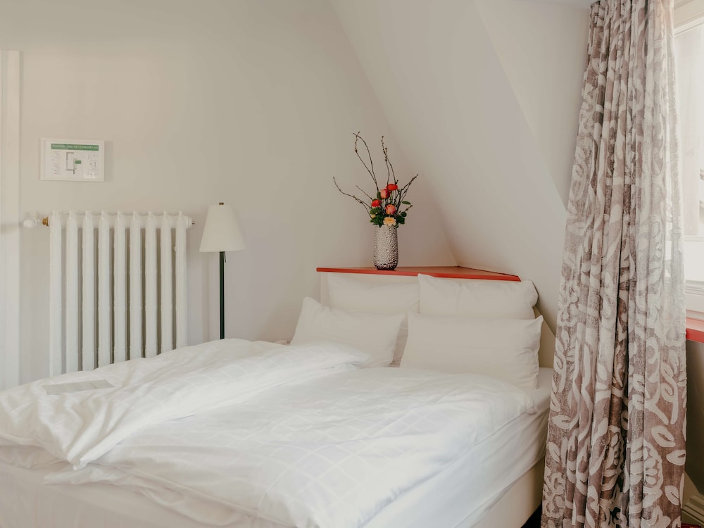 Bad Hotel Uberlingen 8/50