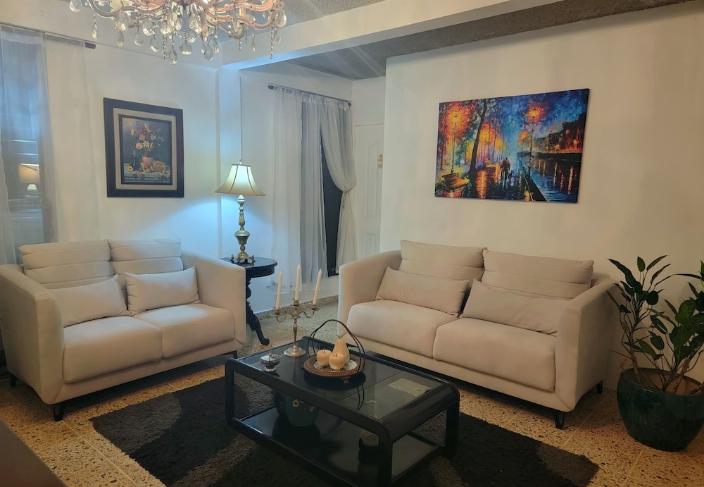 Alojamiento El Salvador Guest House 27/50