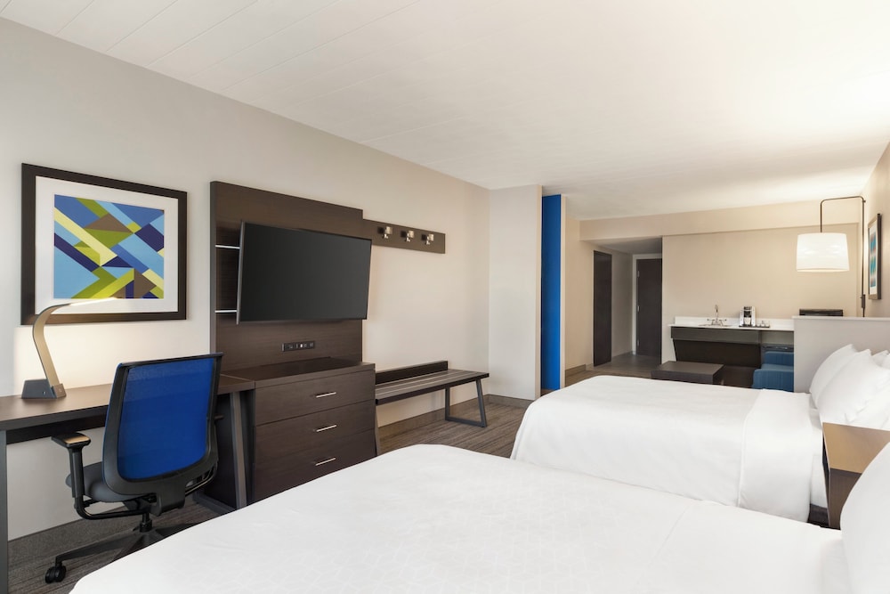 Holiday Inn Express & Suites Fort Myers East - The Forum 34/65