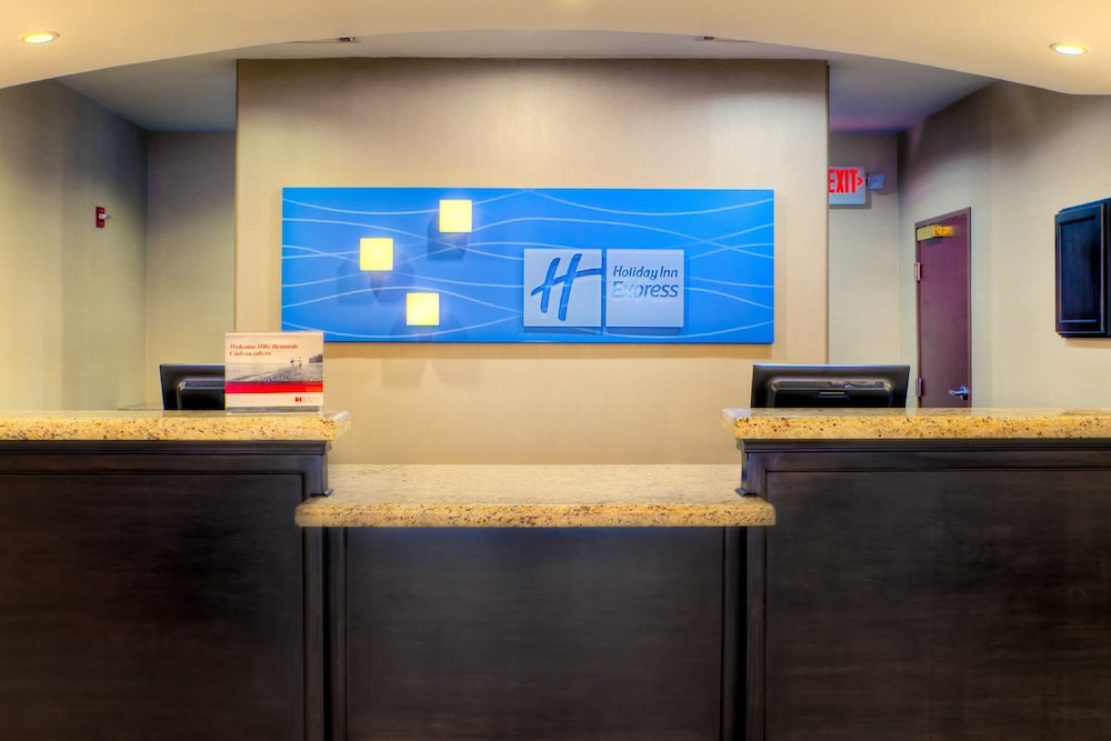Holiday Inn Express And Suites Granbury 9/56