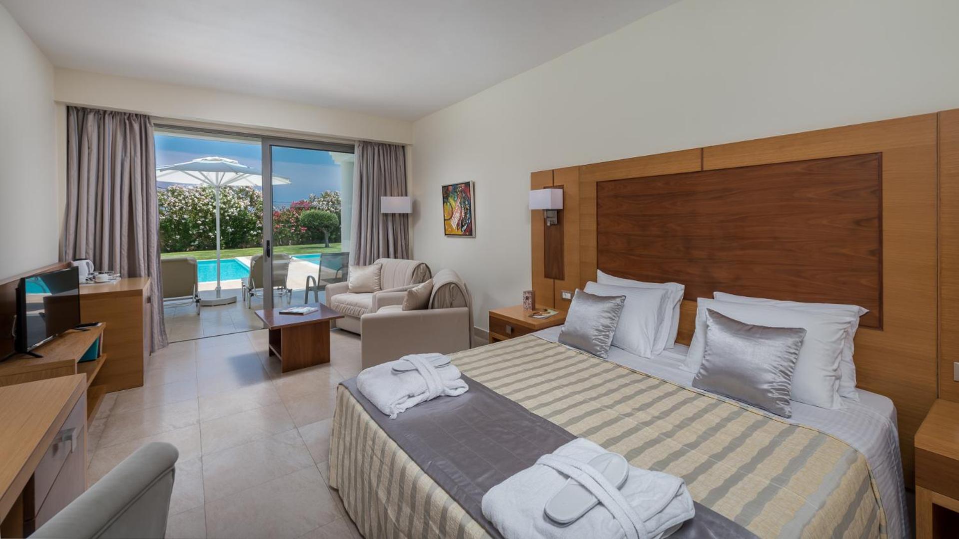 JUNIOR SUITE PRIVATE POOL GARDEN VIEW