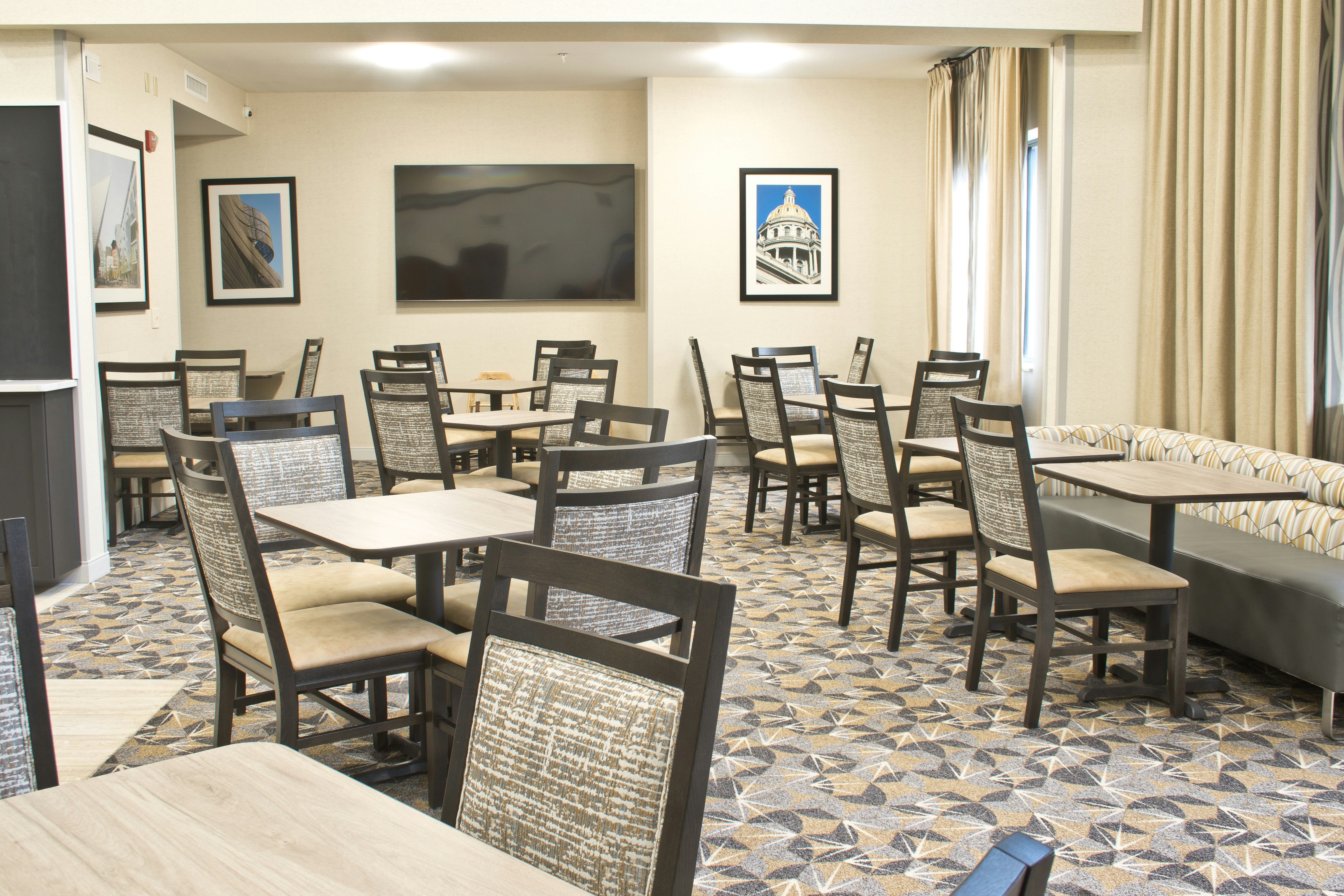 Hampton Inn Suites Denver Speer Boulevard 39/42