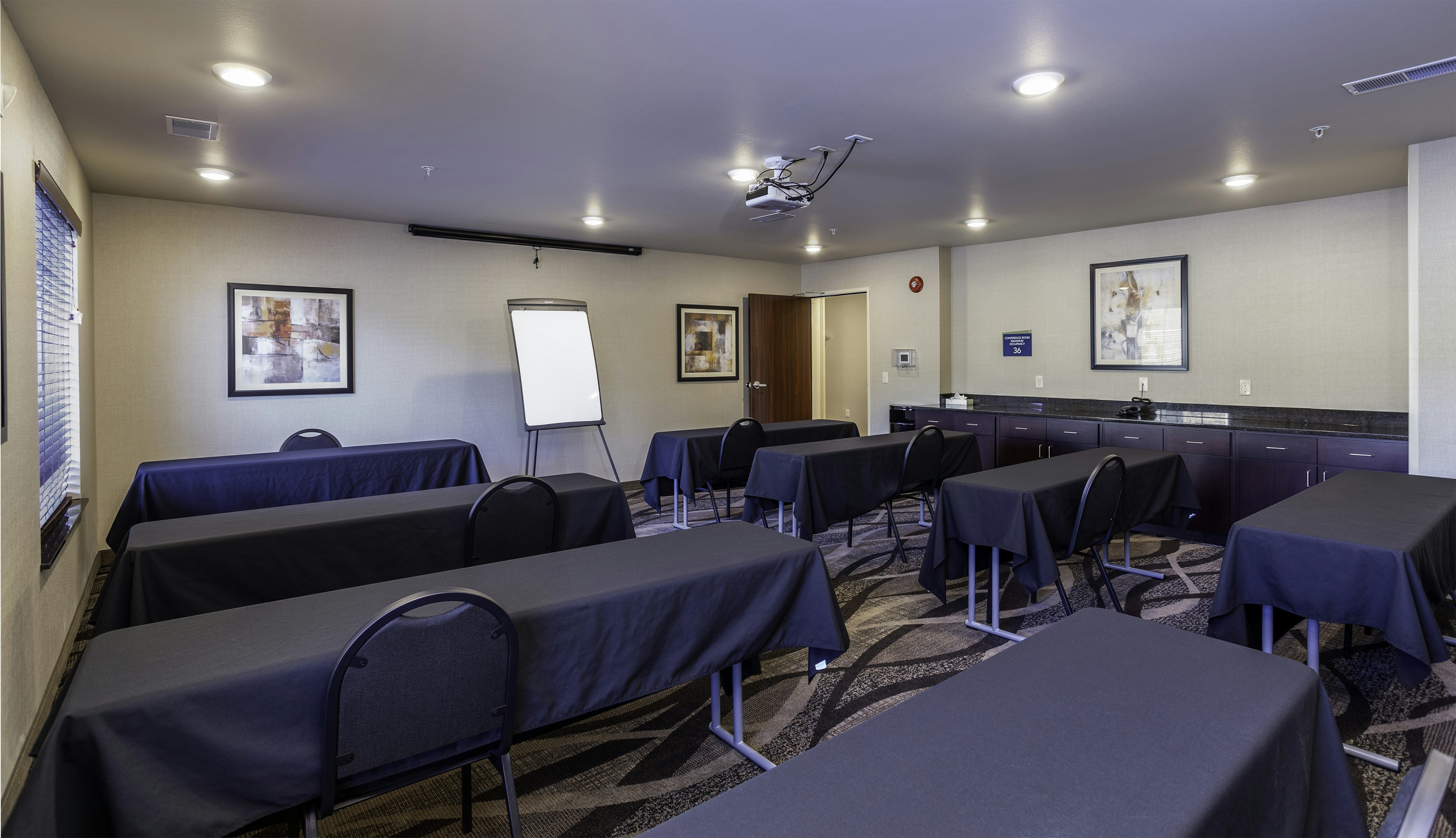 Cobblestone Inn & Suites - Brookville 40/48
