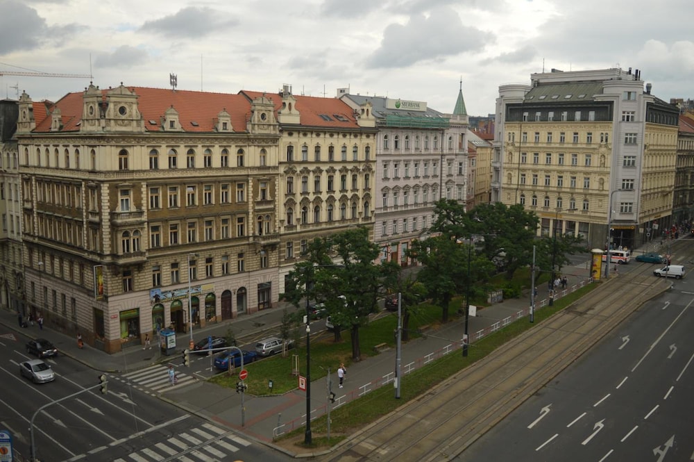 Legie Hotel 36/45