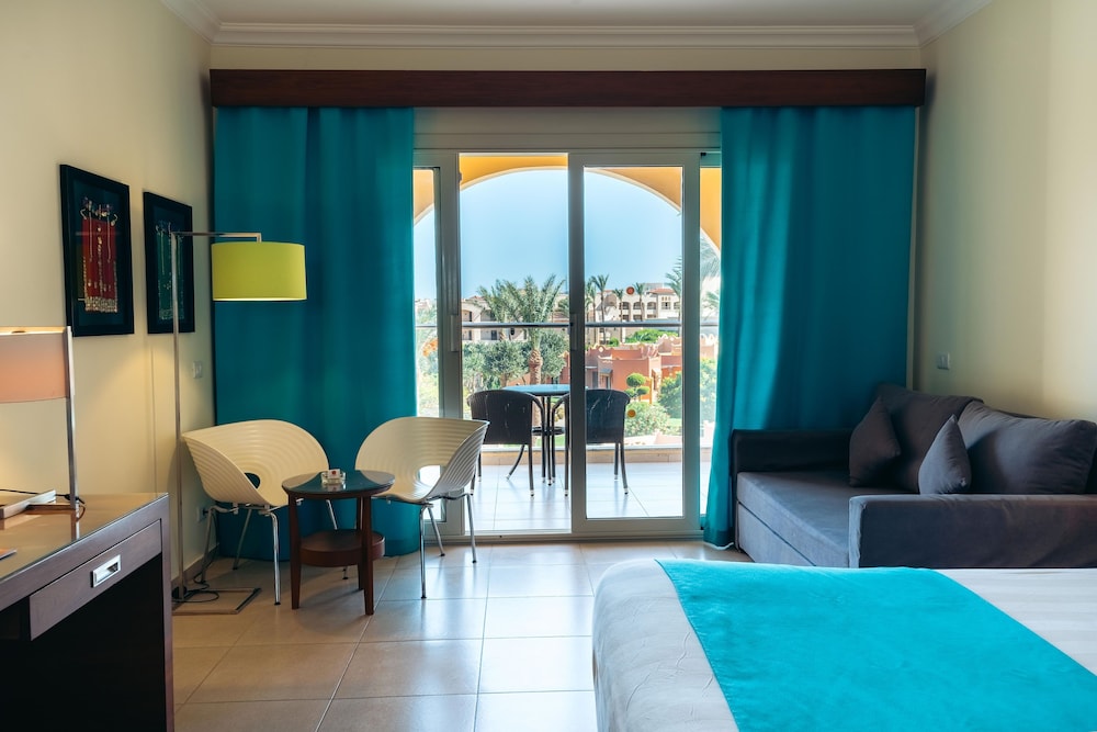 Nubian Village Hotel 25/70