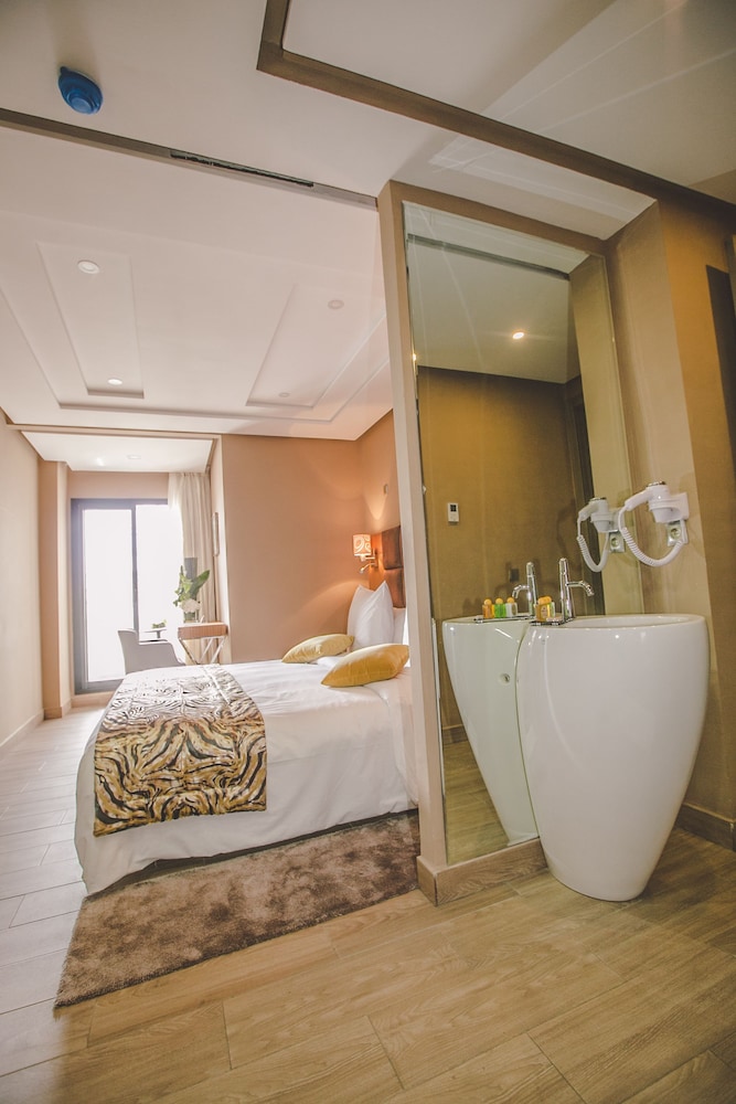 DownTown Hotel Maarif Casablanca By TSA 11/65
