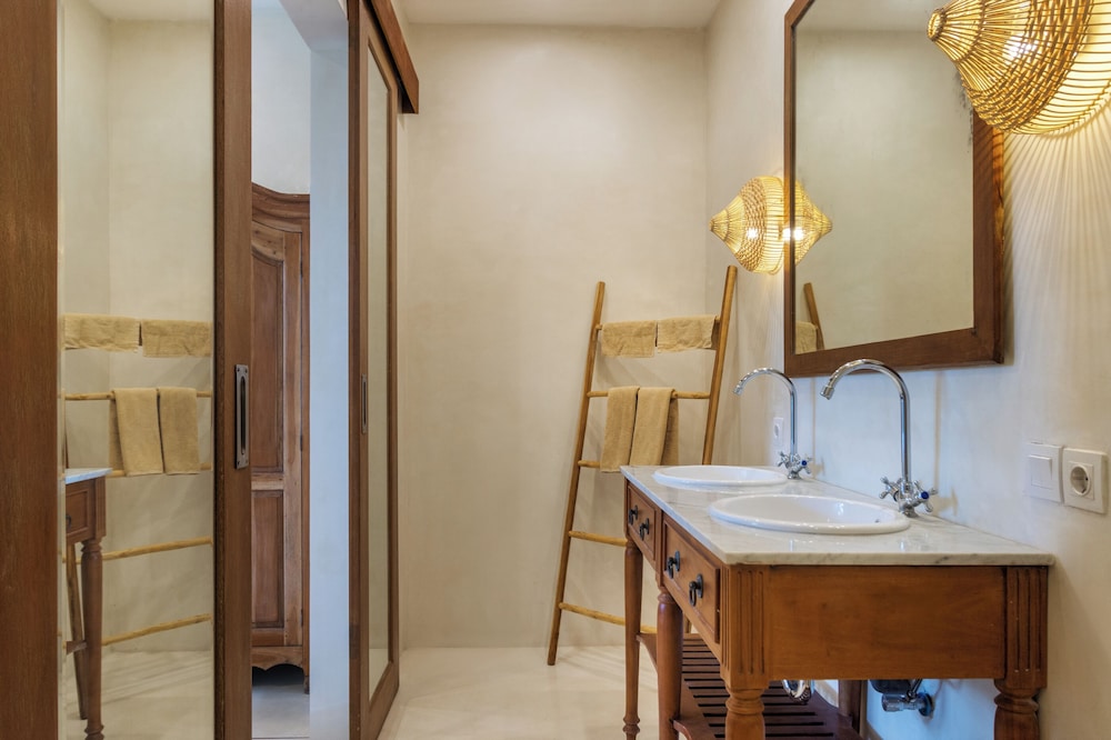 White Goose Boutique Hotel 40/42