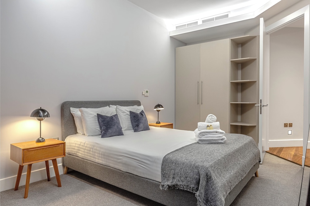 1 BEDROOM, EXECUTIVE, APARTMENT