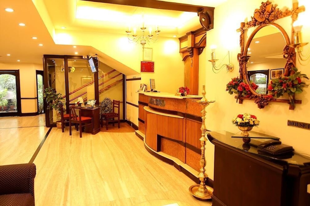 Yuvarani Residency Hotel 16/29