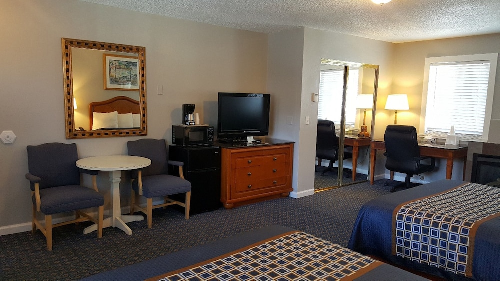 Lake Ridge Hotel 23/52
