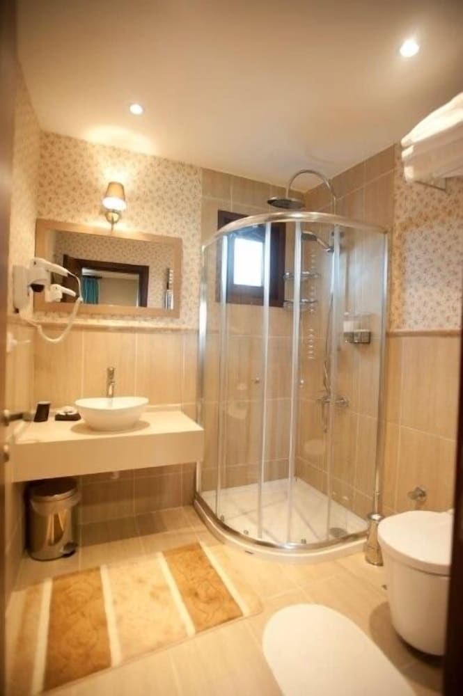 Riva's Club Hotel 50/50