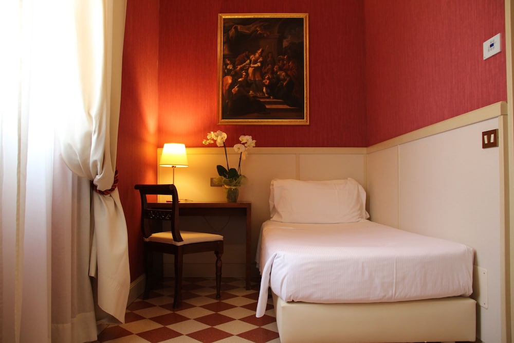 غرفة اقتصادية بسريرين منفصلين، Basilica Hotel 8/10