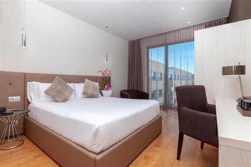 Room, Single, Double or Twin Bed