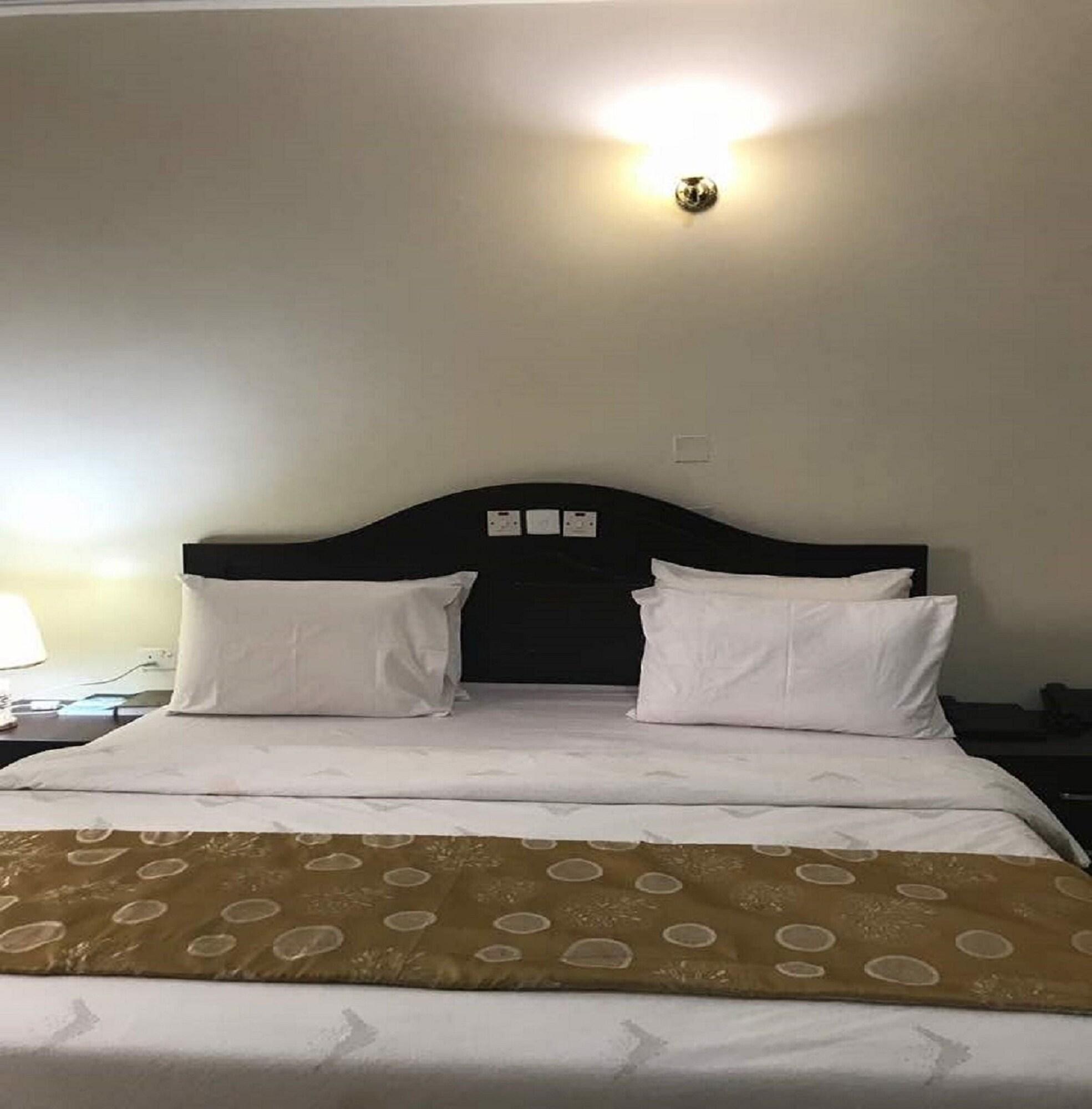 Jim-Eddy Suites 9/16