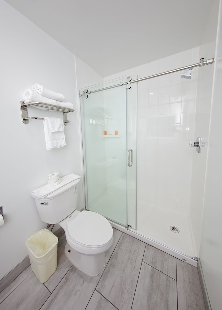 Travelodge Inn Suites By Wyndham West Covina 19/36