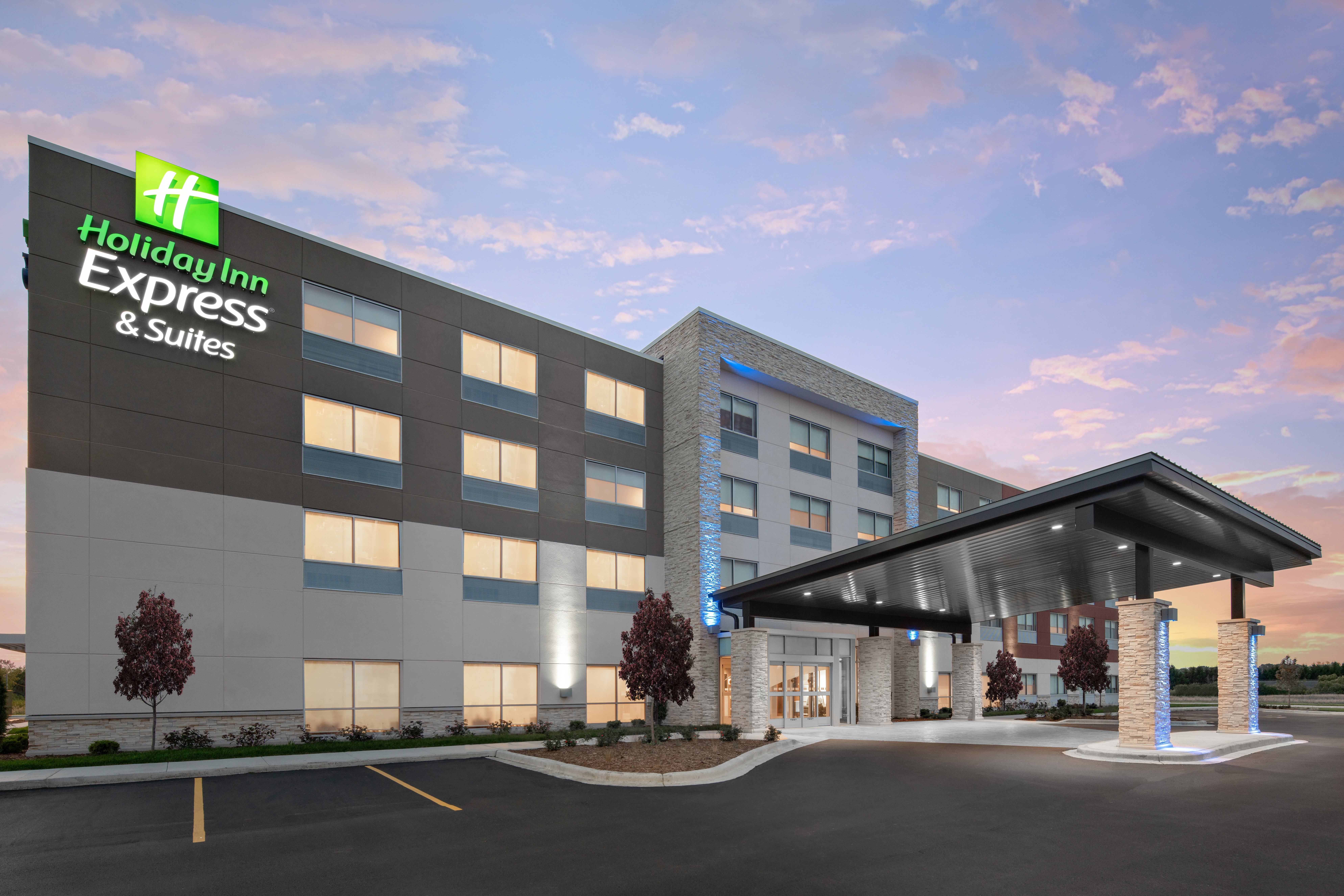 Holiday Inn Express & Suites Elkhorn - Lake Geneva Area 3/55