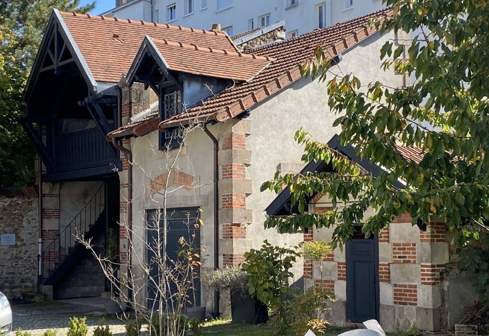 Villa Beaupeyrat 6/50