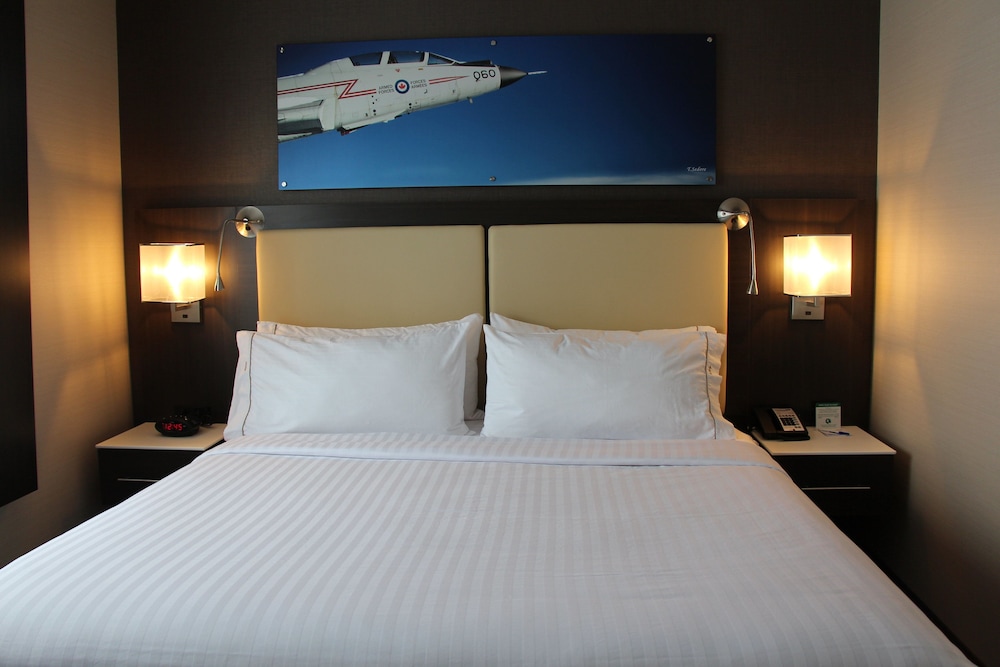 Holiday Inn Express Suites Cold Lake 22/73