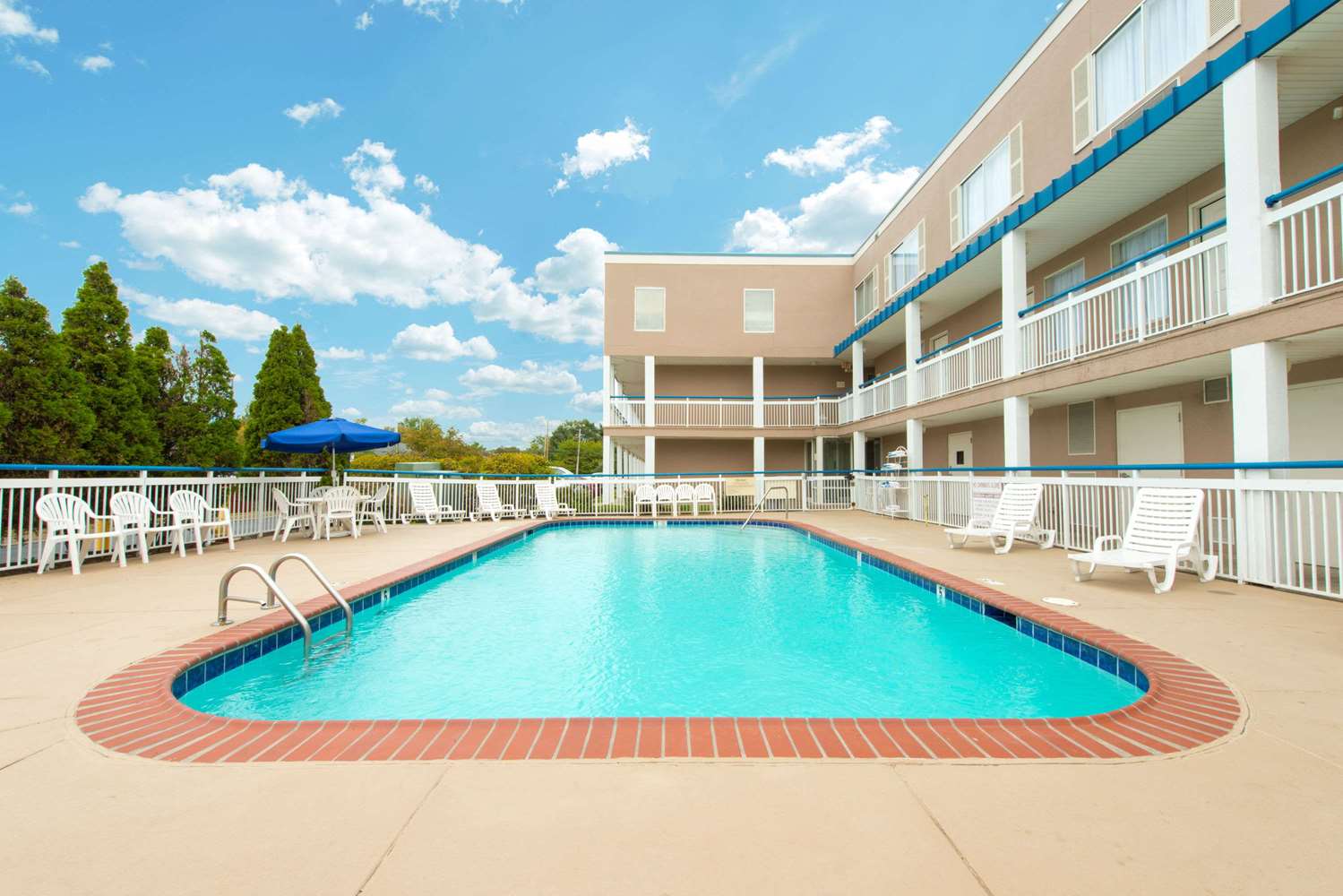 Baymont By Wyndham Louisville East 36/38