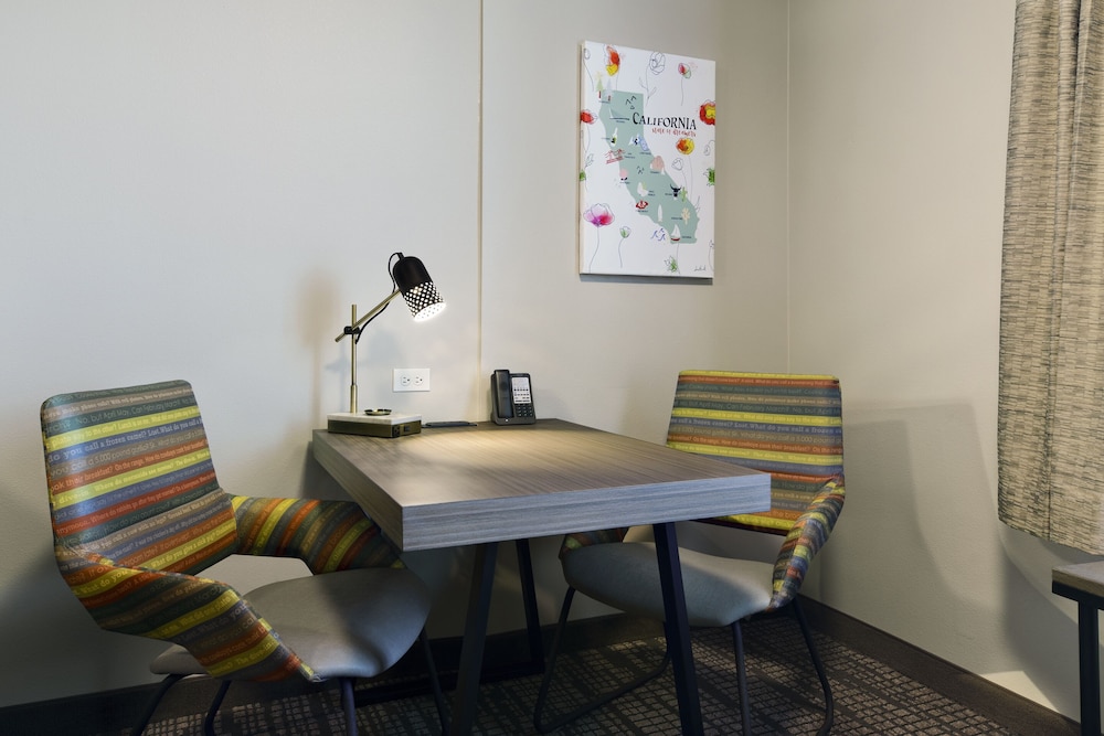 Oxford Suites Paso Robles 45/54