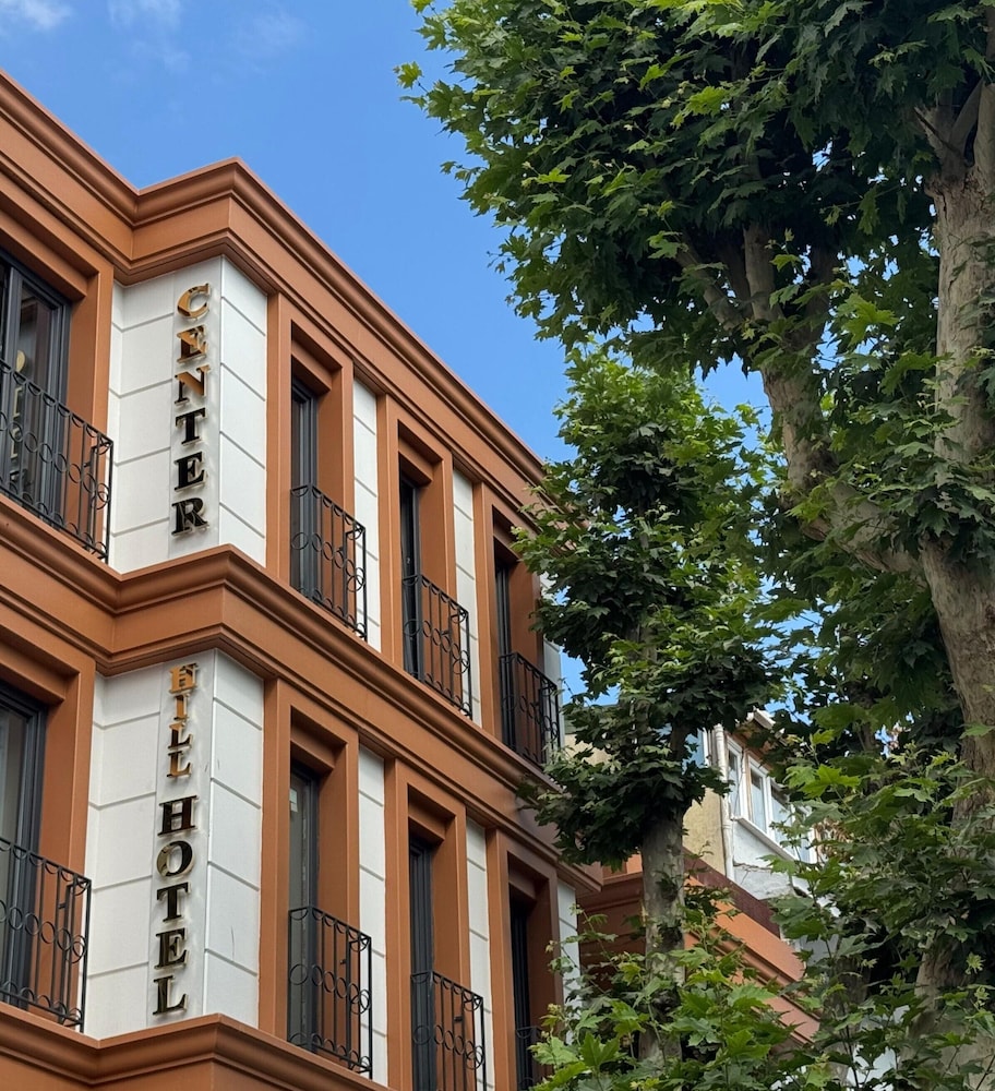 Center Hill Hotel 4/50
