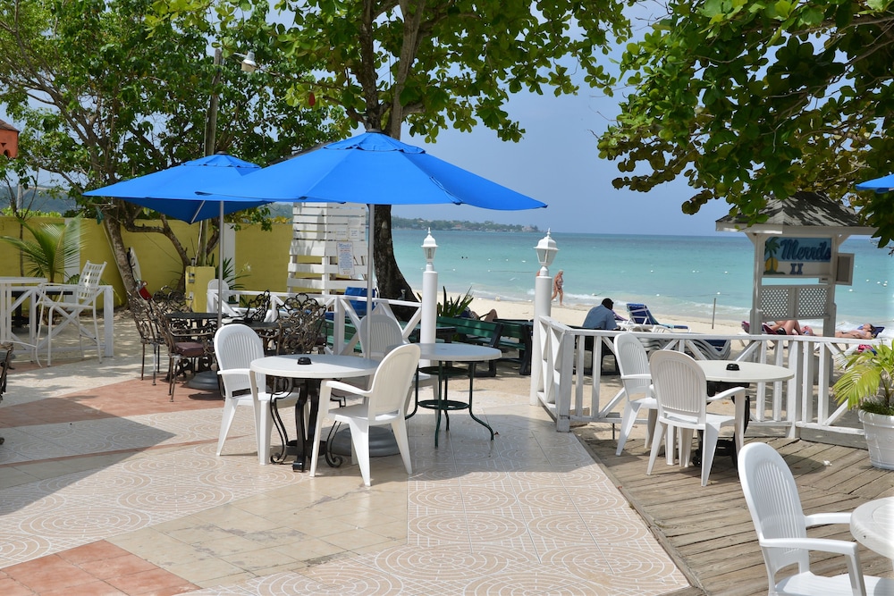 Merrils Beach Resort II 46/59