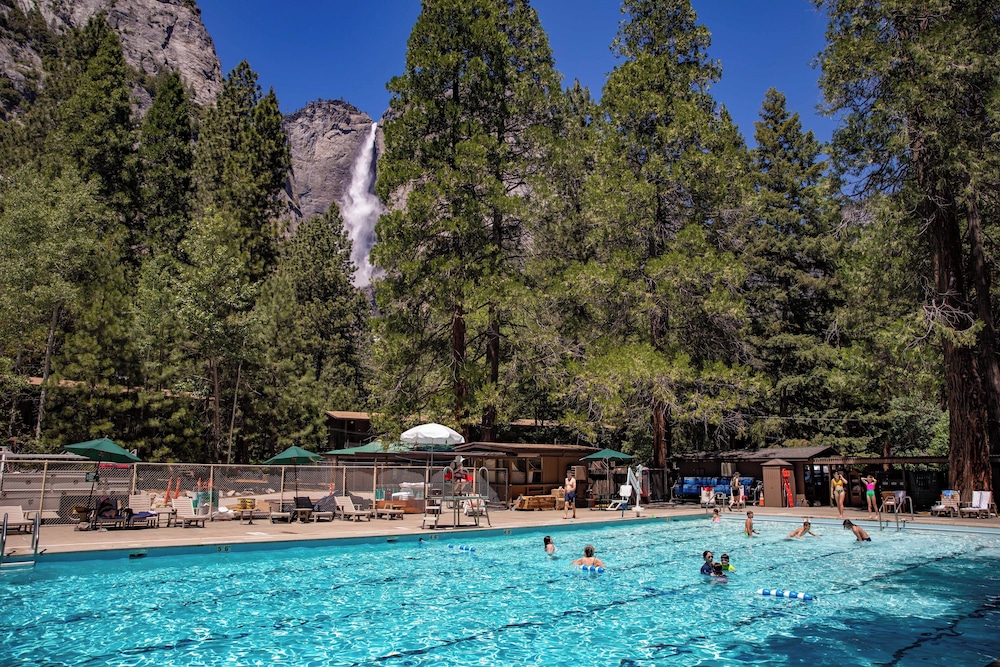 Yosemite Valley Lodge 21/32