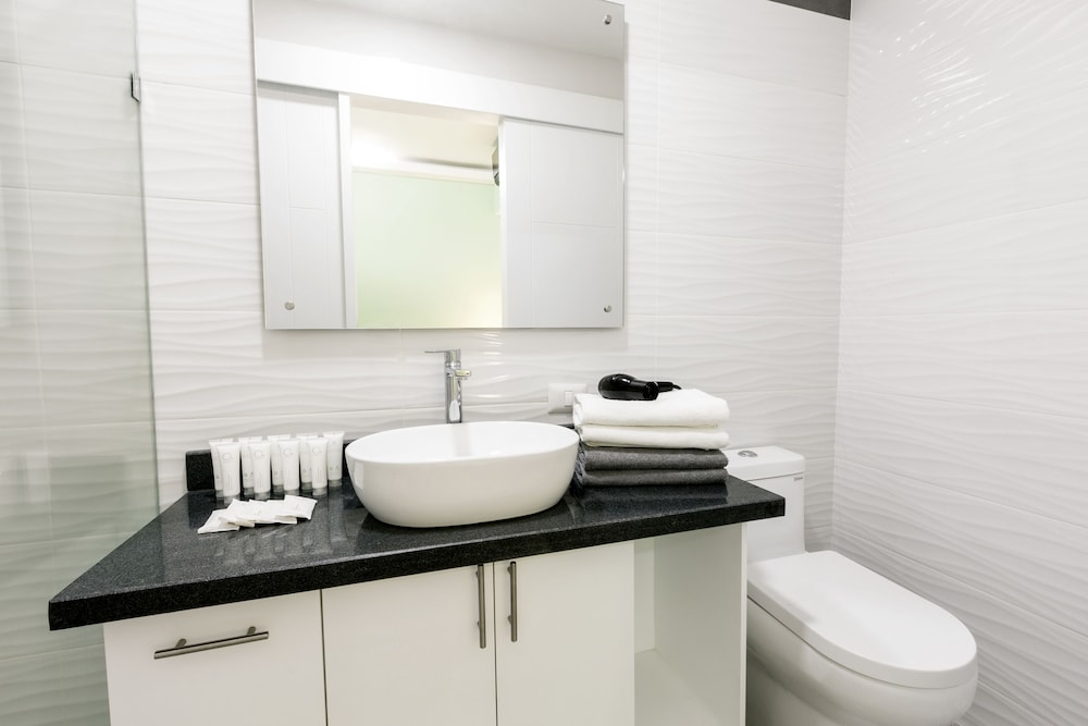 Ducassi Suites Rooftop Pool Beach Spa 74/76