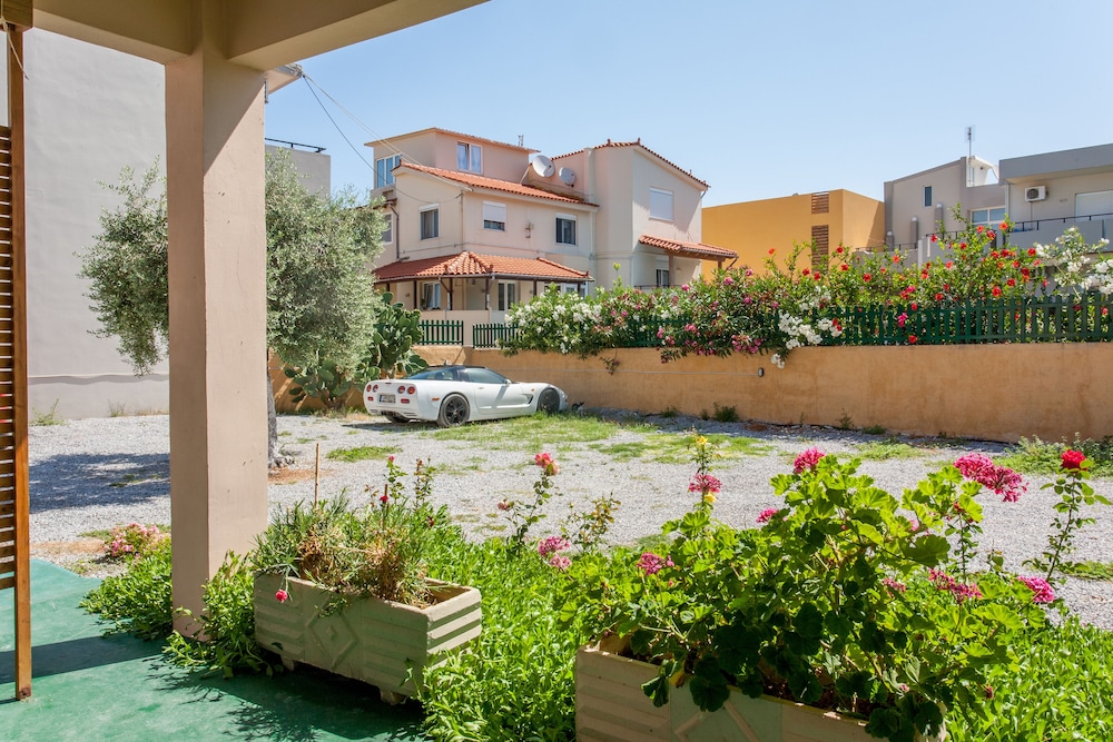 DOMENICA HOTEL 47/49