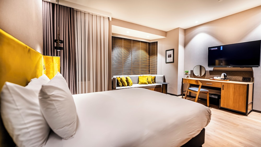 SUPERIOR, DOUBLE BED