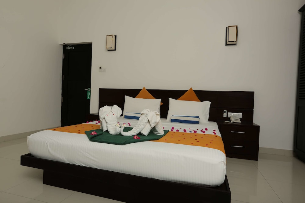 Lagoon Paradise Beach Resort 13/60
