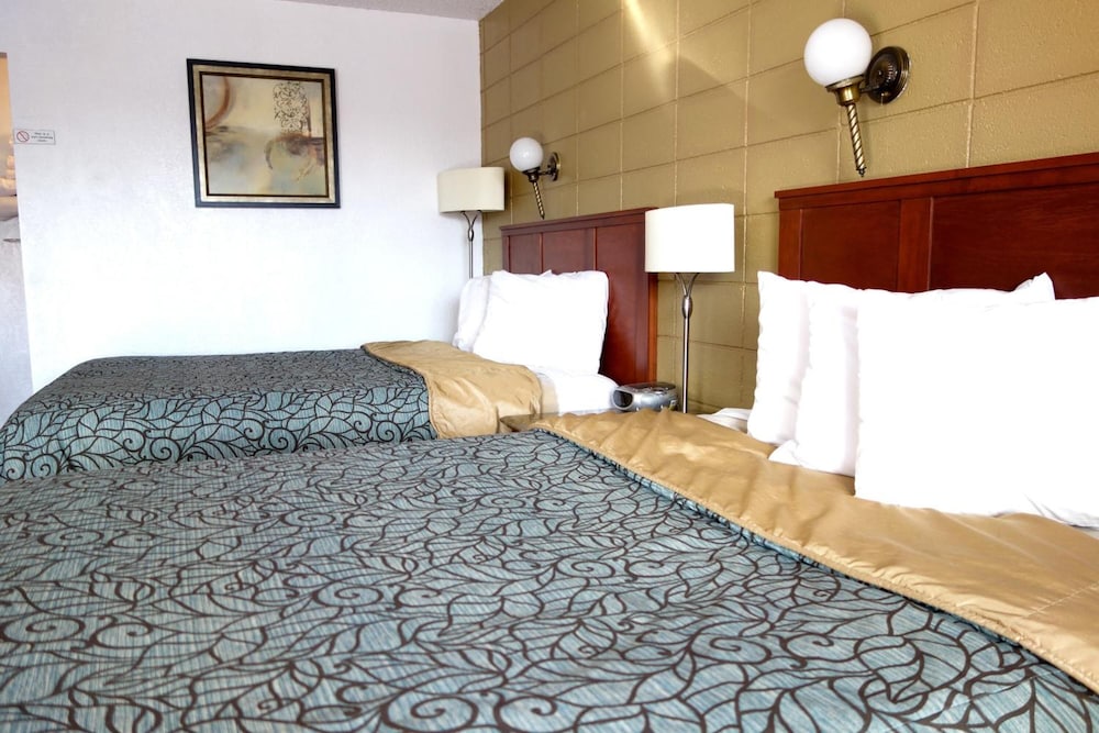 Cabana Inn 25/53