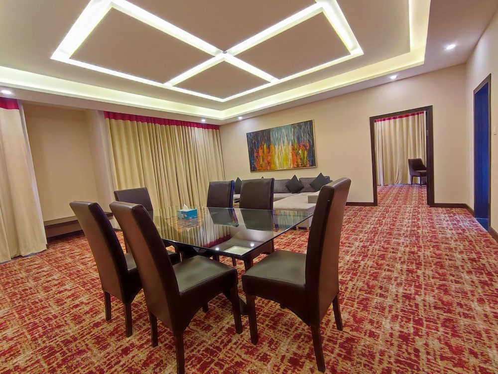 Ramada by Wyndham Murree Lower Topa Resort 76/87