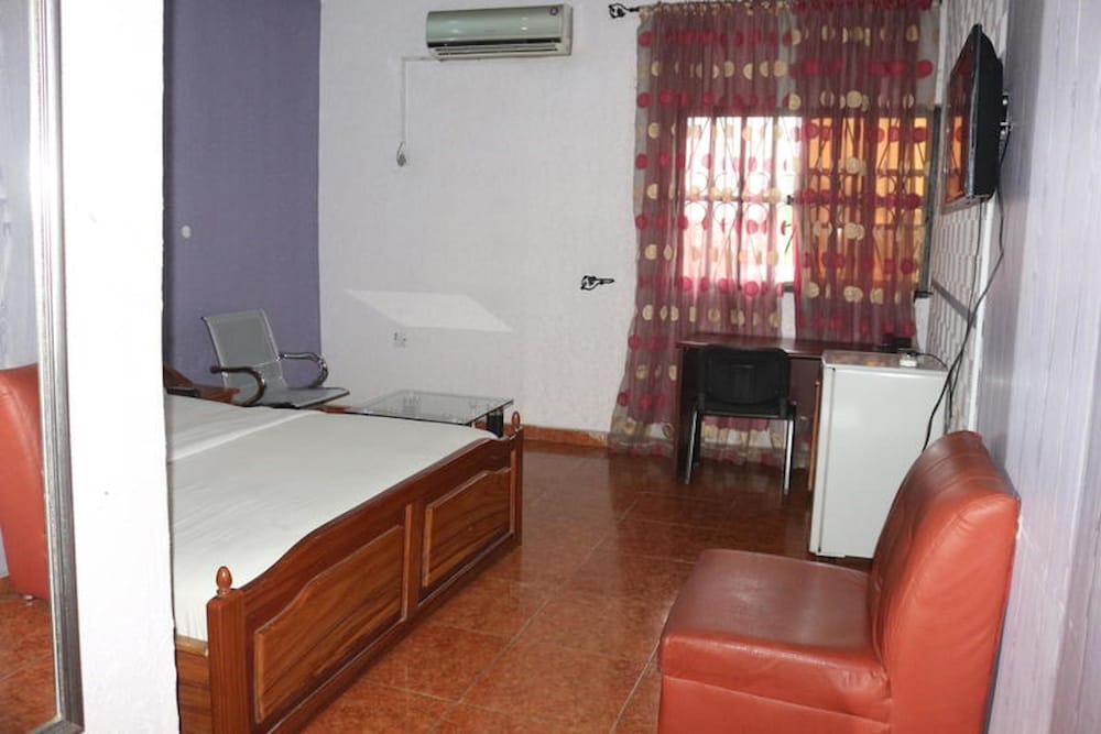 Ivory Place Hotel 7/10