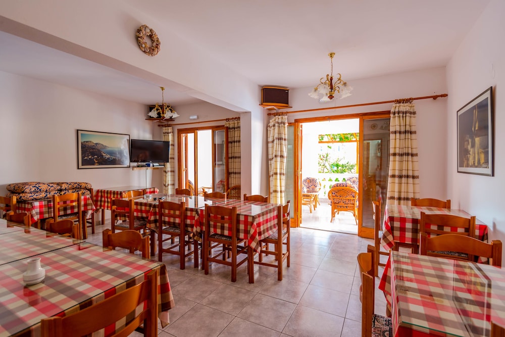 Balaskas Hotel 28/35