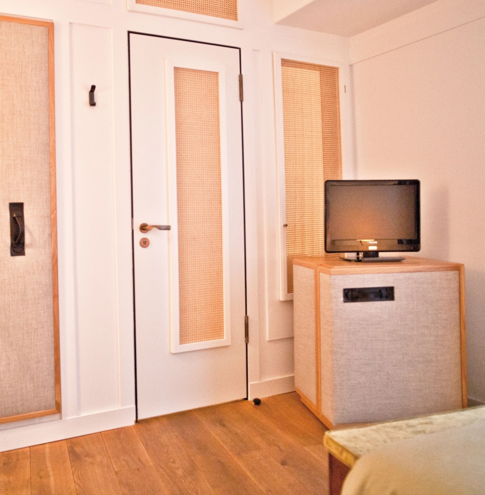 Louis Hotel 3/60