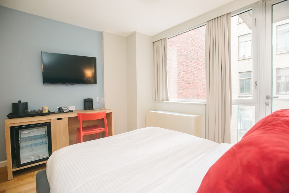 Hotel 32 32 42/78
