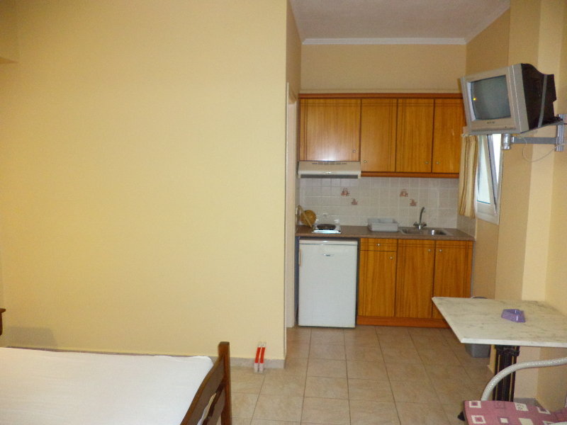 Dionysios Studios 8/50