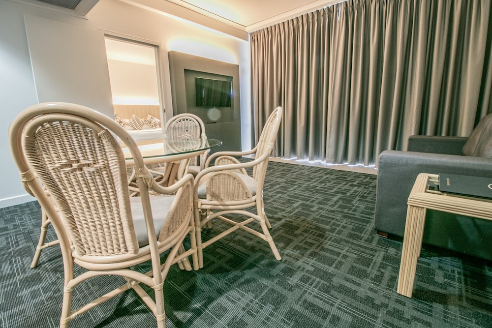 Opal Cove Resort 53/72