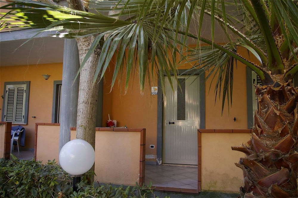 VILLAGGIO RESIDENCE OLD RIVER in RICADI
