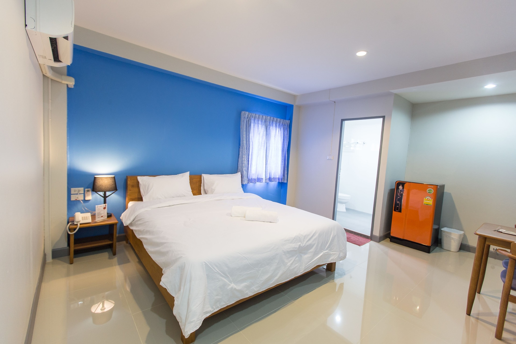 DELUXE, DOUBLE BED