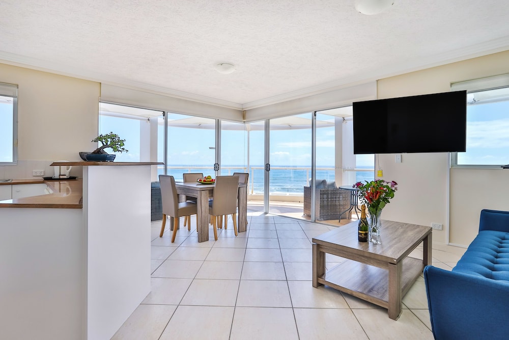 REGENCY ON THE BEACH 42/66