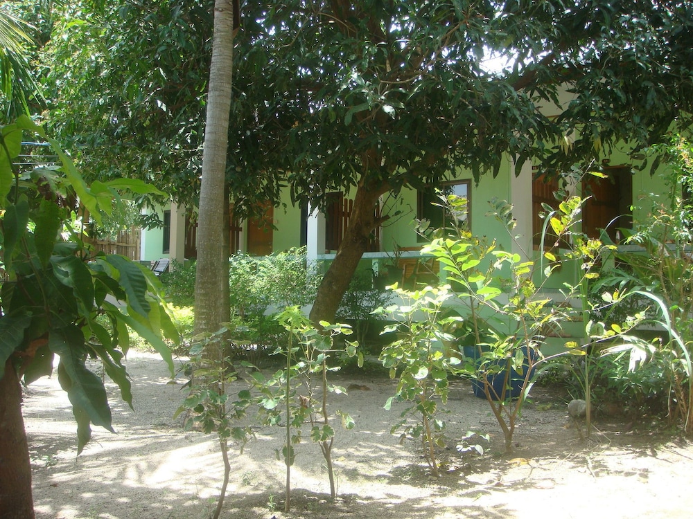 Sandee Bungalows 16/21