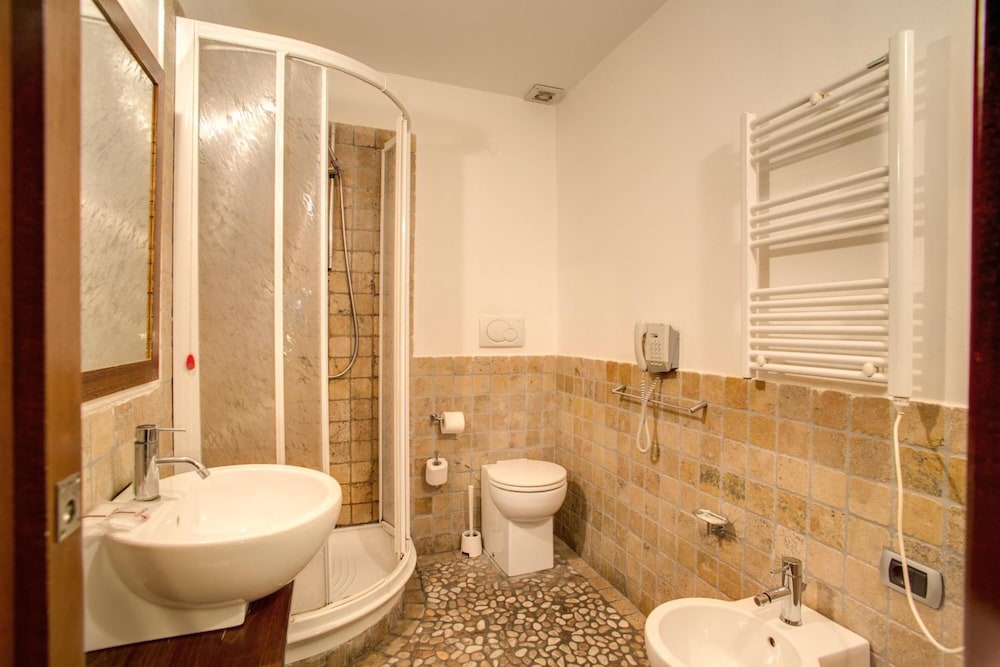 RESIDENZA DOMIZIA 22/28