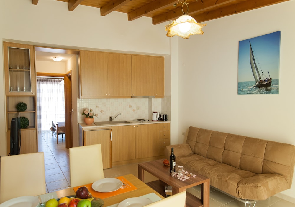 Castello Apartments 30/50