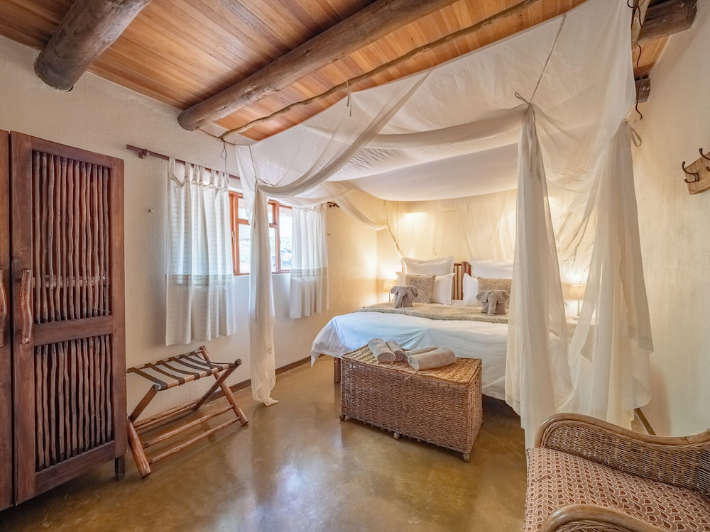Nyati Safari Lodge 15/50
