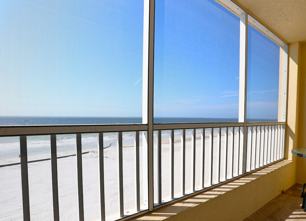 Casa Playa Resort 3/50